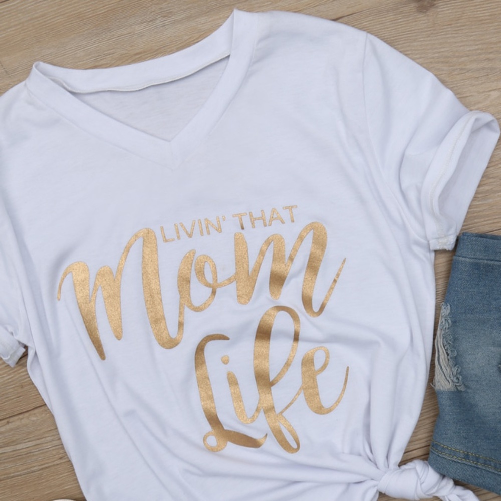 Livin' That Mom Life V-Neck T-Shirt - Picture 1 of 2